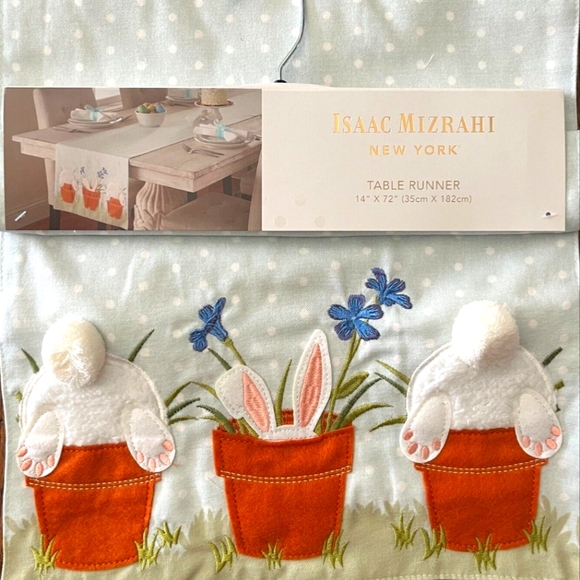 Bunny Butts in Flower Pots Table Runner NWT - Picture 1 of 9